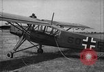 Immagine di Fa 223 elicottero Germania, 1942, secondo 17 filmato di repertorio 65675072917