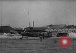 Immagine di Fa 223 elicottero Germania, 1942, secondo 20 filmato di repertorio 65675072917