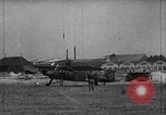 Immagine di Fa 223 elicottero Germania, 1942, secondo 21 filmato di repertorio 65675072917