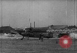 Immagine di Fa 223 elicottero Germania, 1942, secondo 22 filmato di repertorio 65675072917