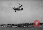 Immagine di Fa 223 elicottero Germania, 1942, secondo 27 filmato di repertorio 65675072917