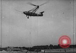 Immagine di Fa 223 elicottero Germania, 1942, secondo 33 filmato di repertorio 65675072917