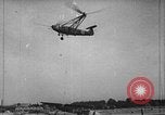 Immagine di Fa 223 elicottero Germania, 1942, secondo 34 filmato di repertorio 65675072917