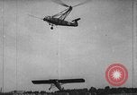 Immagine di Fa 223 elicottero Germania, 1942, secondo 36 filmato di repertorio 65675072917
