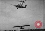 Immagine di Fa 223 elicottero Germania, 1942, secondo 39 filmato di repertorio 65675072917
