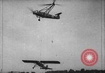 Immagine di Fa 223 elicottero Germania, 1942, secondo 43 filmato di repertorio 65675072917