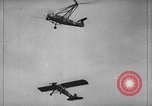 Immagine di Fa 223 elicottero Germania, 1942, secondo 45 filmato di repertorio 65675072917