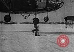 Immagine di Fa 223 elicottero Germania, 1942, secondo 17 filmato di repertorio 65675072918