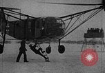 Immagine di Fa 223 elicottero Germania, 1942, secondo 18 filmato di repertorio 65675072918