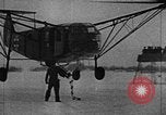 Immagine di Fa 223 elicottero Germania, 1942, secondo 21 filmato di repertorio 65675072918