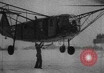 Immagine di Fa 223 elicottero Germania, 1942, secondo 33 filmato di repertorio 65675072918