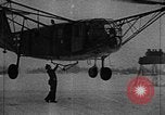 Immagine di Fa 223 elicottero Germania, 1942, secondo 37 filmato di repertorio 65675072918