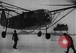Immagine di Fa 223 elicottero Germania, 1942, secondo 44 filmato di repertorio 65675072918