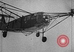 Immagine di Fa 223 elicottero Germania, 1942, secondo 49 filmato di repertorio 65675072918