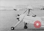 Standbild Prototyp C30 (G-ACFI) wingless Cierva autogiro London England, 1934, aus Sekunde 60 historischem Filmmaterial Videoclip 65675072920
