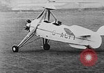 Standbild Prototyp C30 (G-ACFI) wingless Cierva autogiro London England, 1934, aus Sekunde 61 historischem Filmmaterial Videoclip 65675072920