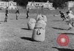 Immagine di Pratica di gioco del calcio San Francisco California USA, 1929, secondo 61 filmato di repertorio 65675072933