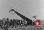 Immagine di Si è schiantato sbarco Parigi Francia, 1928, secondo 55 filmato di repertorio 65675072945