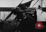 Standbild Cierva Tragschrauber Croydon London England, 1928, aus Sekunde 25 historischem Filmmaterial Videoclip 65675072956