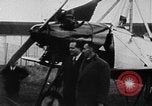 Standbild Cierva Tragschrauber Croydon London England, 1928, aus Sekunde 27 historischem Filmmaterial Videoclip 65675072956