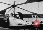 Standbild Cierva Tragschrauber Croydon London England, 1928, aus Sekunde 35 historischem Filmmaterial Videoclip 65675072956