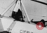 Standbild Cierva Tragschrauber Croydon London England, 1928, aus Sekunde 41 historischem Filmmaterial Videoclip 65675072956