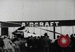 Standbild Cierva Tragschrauber Croydon London England, 1928, aus Sekunde 46 historischem Filmmaterial Videoclip 65675072956