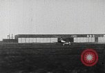 Standbild Cierva Tragschrauber Croydon London England, 1928, aus Sekunde 50 historischem Filmmaterial Videoclip 65675072956