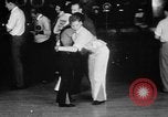 Immagine di Endurance concorso di ballo Chicago Illinois USA, 1931, secondo 9 filmato di repertorio 65675072975