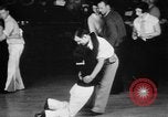 Immagine di Endurance concorso di ballo Chicago Illinois USA, 1931, secondo 16 filmato di repertorio 65675072975