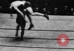 Immagine di Match wrestling New York United States USA, 1931, secondo 23 filmato di repertorio 65675072976