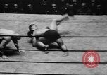 Immagine di Match wrestling New York United States USA, 1931, secondo 28 filmato di repertorio 65675072976