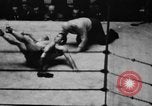 Immagine di Match wrestling New York United States USA, 1931, secondo 60 filmato di repertorio 65675072976