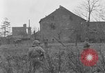 Image US Army Erftwerk 4e troupes de cavalerie entrez factory Grevenbroich Allemagne, 1945, de la seconde 4 séquences d'archives historiques vidéo 65675072984