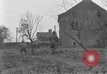 Image US Army Erftwerk 4e troupes de cavalerie entrez factory Grevenbroich Allemagne, 1945, de la seconde 7 séquences d'archives historiques vidéo 65675072984