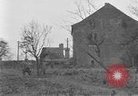 Image US Army Erftwerk 4e troupes de cavalerie entrez factory Grevenbroich Allemagne, 1945, de la seconde 10 séquences d'archives historiques vidéo 65675072984