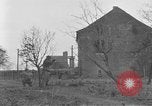 Image US Army Erftwerk 4e troupes de cavalerie entrez factory Grevenbroich Allemagne, 1945, de la seconde 12 séquences d'archives historiques vidéo 65675072984