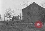 Image US Army Erftwerk 4e troupes de cavalerie entrez factory Grevenbroich Allemagne, 1945, de la seconde 14 séquences d'archives historiques vidéo 65675072984