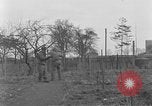 Image US Army Erftwerk 4e troupes de cavalerie entrez factory Grevenbroich Allemagne, 1945, de la seconde 18 séquences d'archives historiques vidéo 65675072984