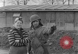 Image US Army Erftwerk 4e troupes de cavalerie entrez factory Grevenbroich Allemagne, 1945, de la seconde 20 séquences d'archives historiques vidéo 65675072984