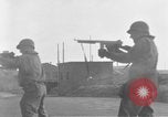 Image US Army Erftwerk 4e troupes de cavalerie entrez factory Grevenbroich Allemagne, 1945, de la seconde 24 séquences d'archives historiques vidéo 65675072984
