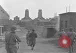 Image US Army Erftwerk 4e troupes de cavalerie entrez factory Grevenbroich Allemagne, 1945, de la seconde 31 séquences d'archives historiques vidéo 65675072984