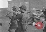 Image US Army Erftwerk 4e troupes de cavalerie entrez factory Grevenbroich Allemagne, 1945, de la seconde 41 séquences d'archives historiques vidéo 65675072984