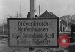 Image 4e régiment de cavalerie réservoir M10 destroyer pénètre dans la ville Grevenbroich Allemagne, 1945, de la seconde 21 séquences d'archives historiques vidéo 65675072985