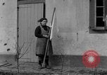 Image 4e régiment de cavalerie réservoir M10 destroyer pénètre dans la ville Grevenbroich Allemagne, 1945, de la seconde 25 séquences d'archives historiques vidéo 65675072985