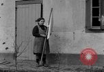 Image 4e régiment de cavalerie réservoir M10 destroyer pénètre dans la ville Grevenbroich Allemagne, 1945, de la seconde 26 séquences d'archives historiques vidéo 65675072985