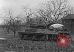 Image 4e régiment de cavalerie réservoir M10 destroyer pénètre dans la ville Grevenbroich Allemagne, 1945, de la seconde 39 séquences d'archives historiques vidéo 65675072985
