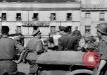 Standbild deutschen Kapitulation Paris Frankreich, 1944, aus Sekunde 7 historischem Filmmaterial Videoclip 65675073009