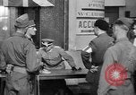 Standbild deutschen Kapitulation Paris Frankreich, 1944, aus Sekunde 10 historischem Filmmaterial Videoclip 65675073009