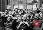 Standbild deutschen Kapitulation Paris Frankreich, 1944, aus Sekunde 14 historischem Filmmaterial Videoclip 65675073009